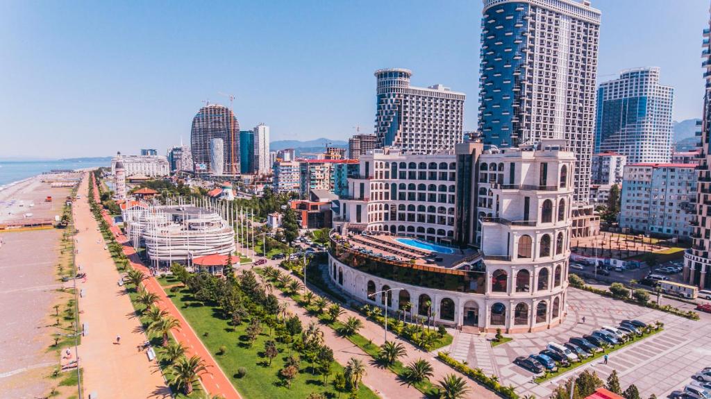 מלון קולסאום בטומי